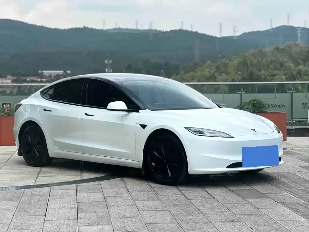 Tesla Model 3 — фото 6