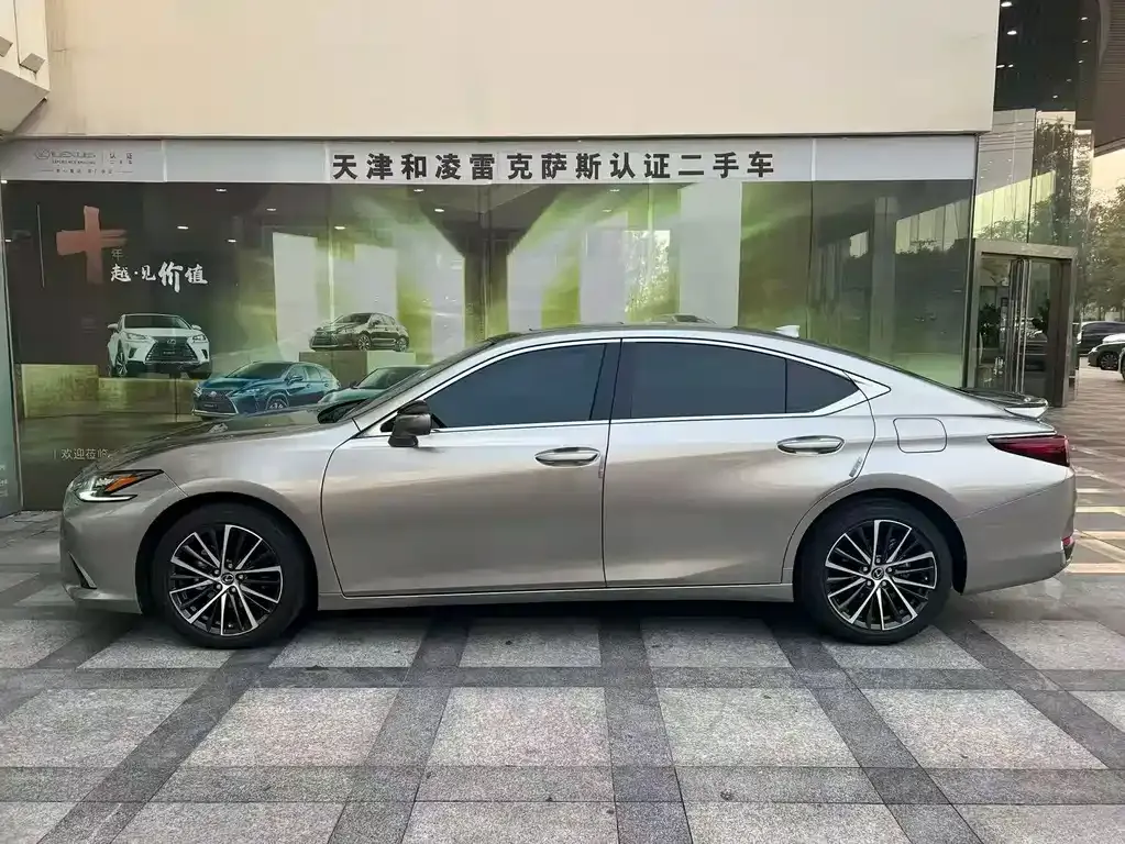 Lexus ES — фото 7