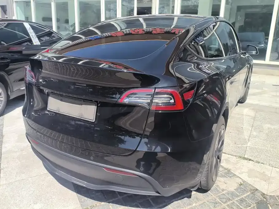 Tesla Model Y — фото 4