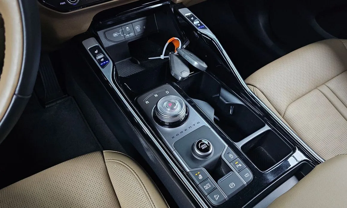 Kia Sorento — фото 8