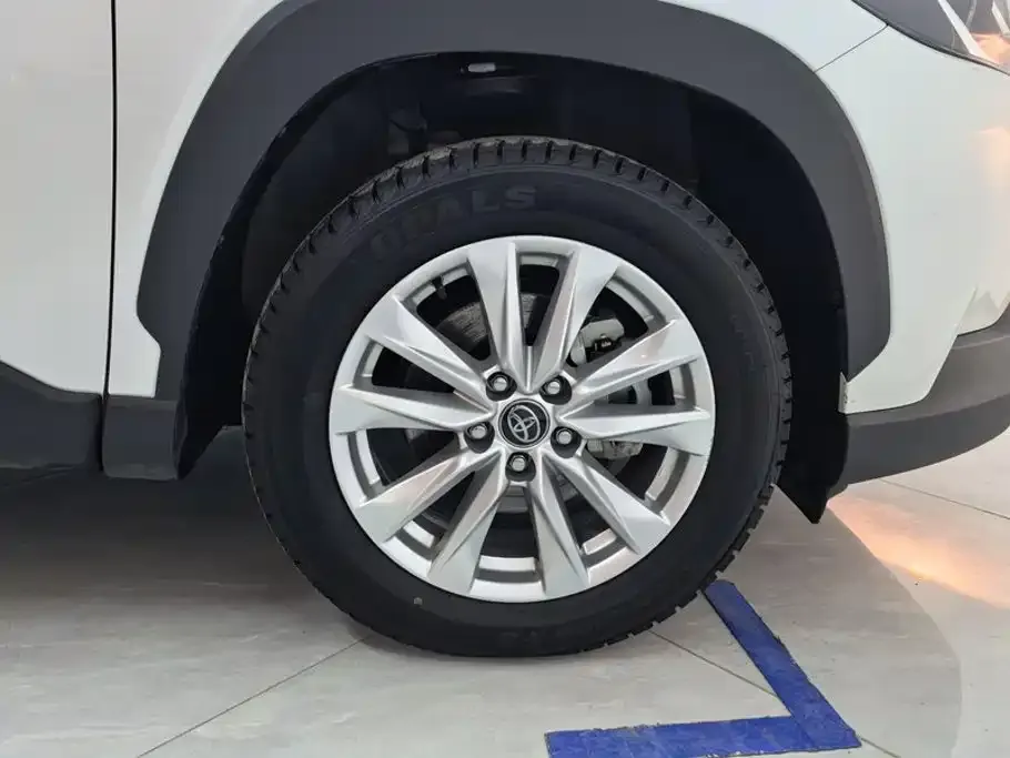 Toyota Corolla Cross — фото 3