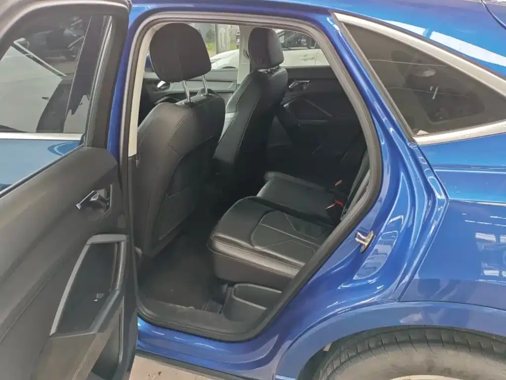 Audi Q3 Sportback 2021 из CN, фото 4