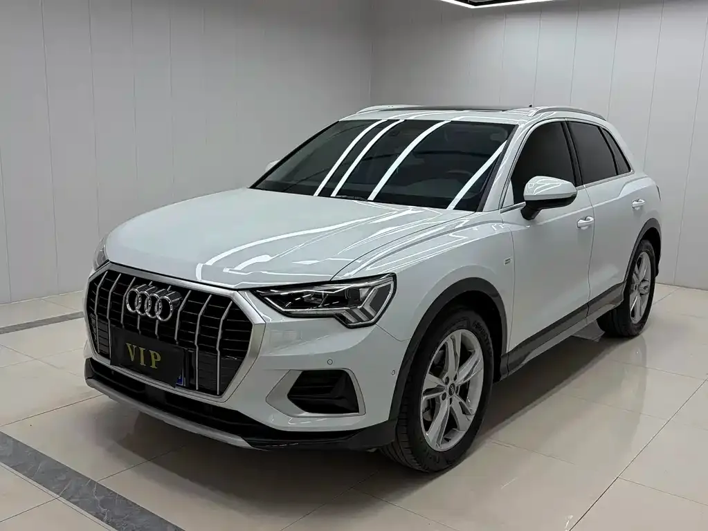 Audi Q3 — фото 1