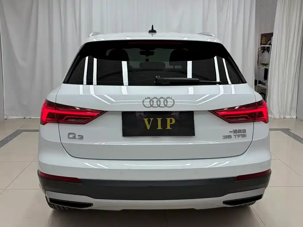 Audi Q3 — фото 10