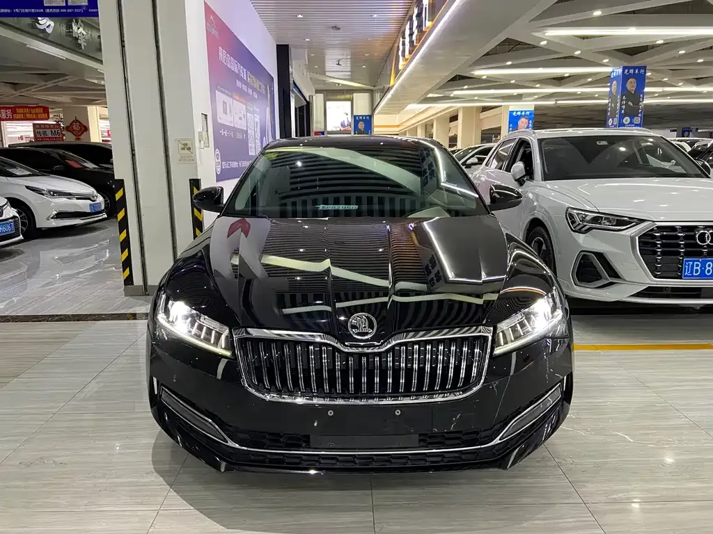Skoda Superb — фото 3