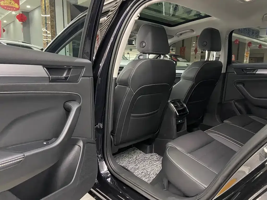 Skoda Superb — фото 5