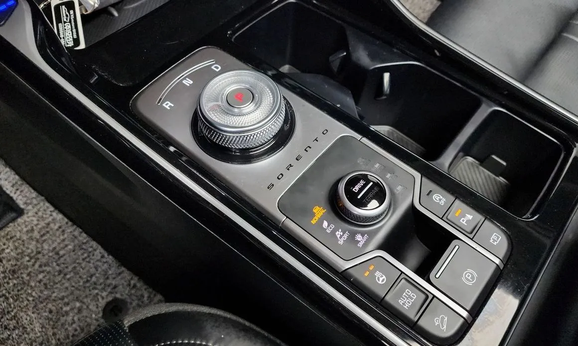 Kia Sorento — фото 9