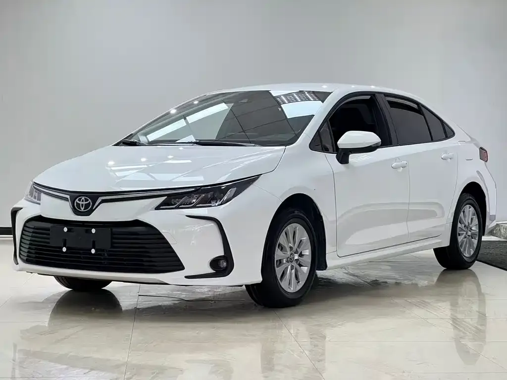 Toyota Corolla — фото 1