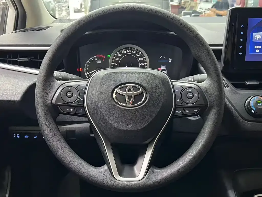 Toyota Corolla — фото 8