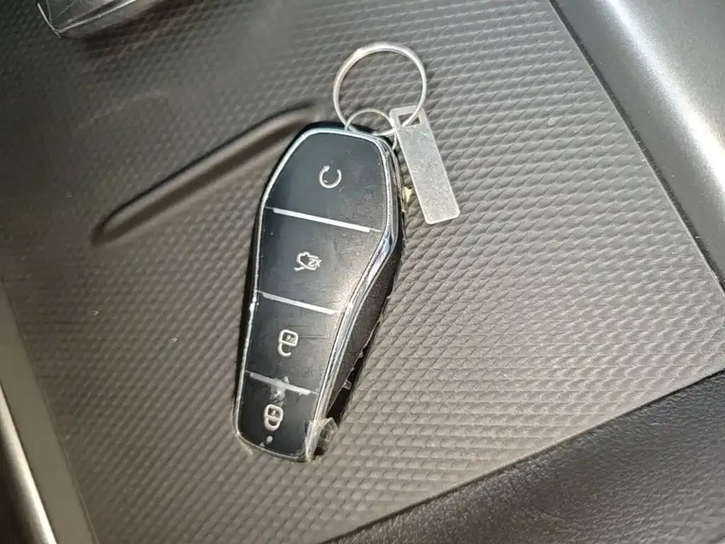 BYD Seal 05 DM-i — фото 10