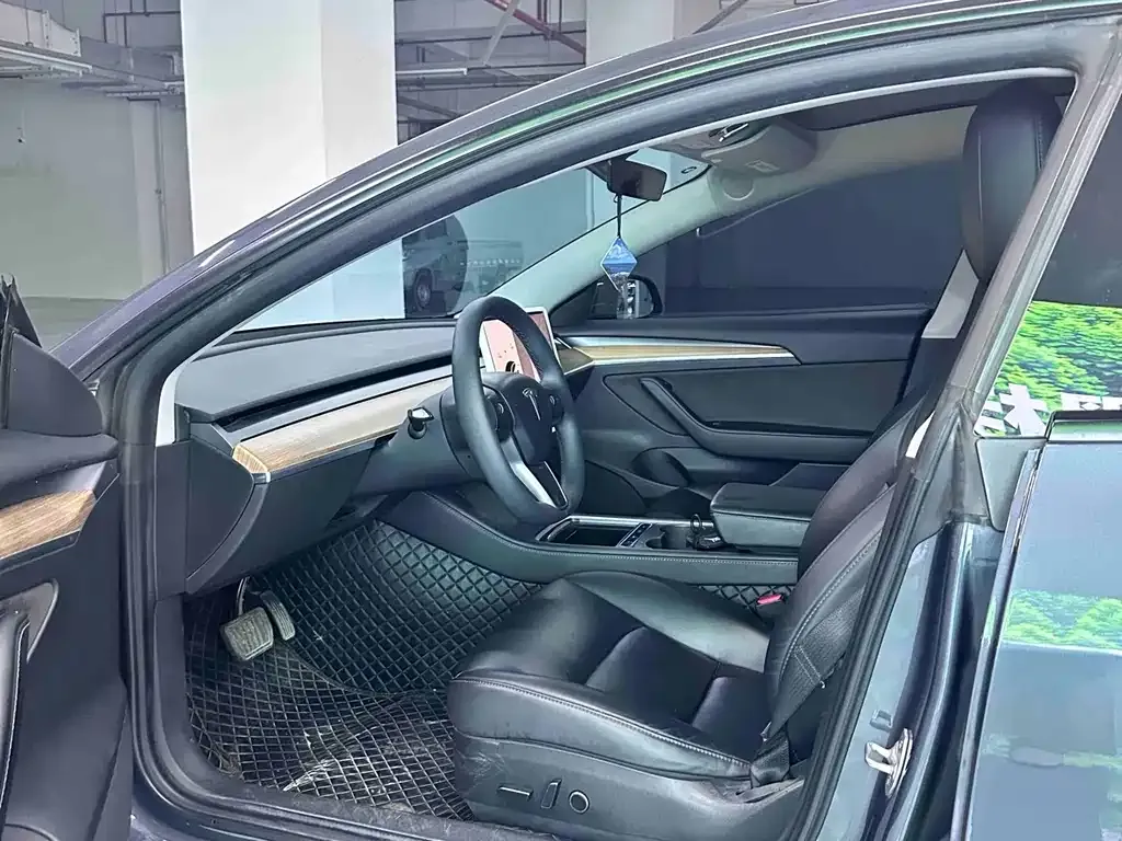 Tesla Model 3 — фото 6