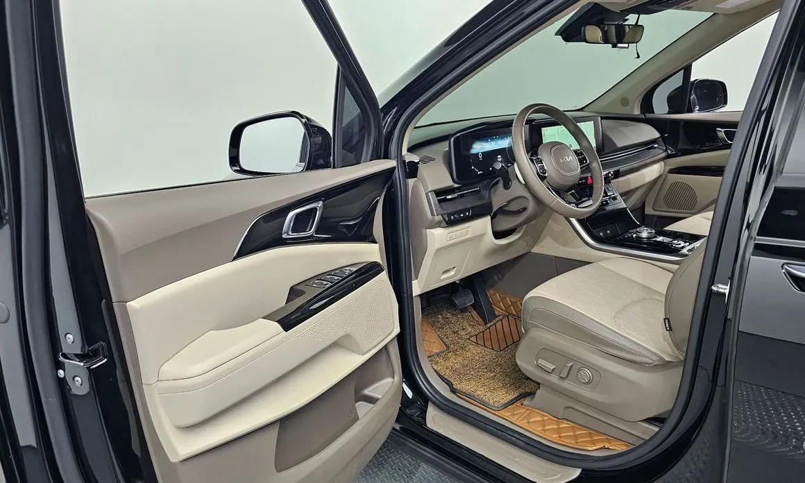 Kia Carnival — фото 10