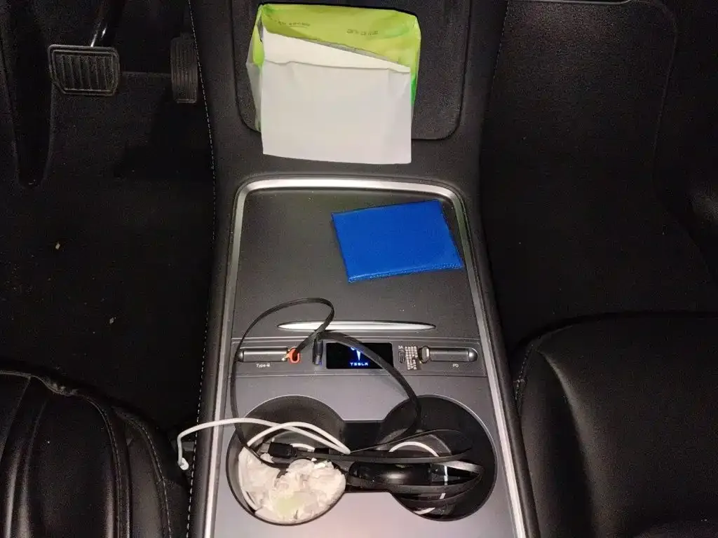 Tesla Model Y — фото 6