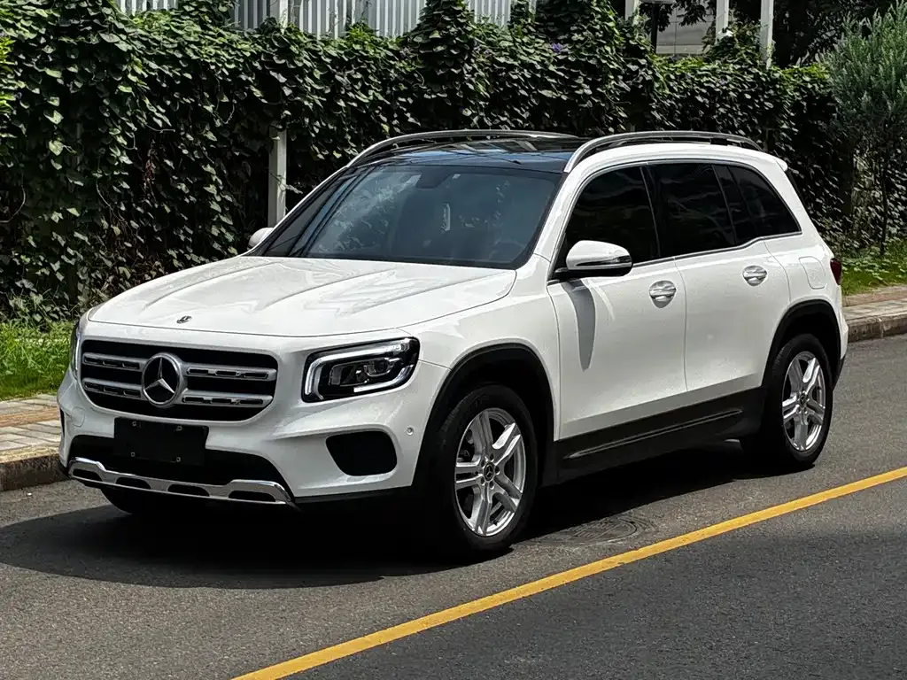 Mercedes-Benz GLB — фото 1