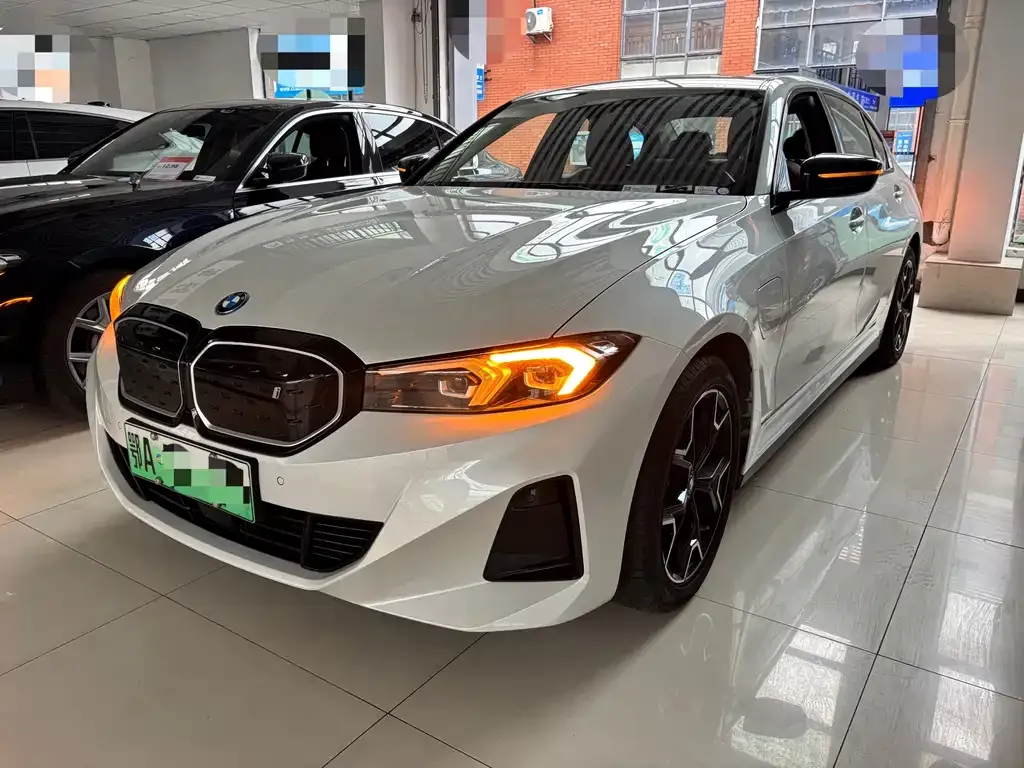 BMW i3 — фото 1