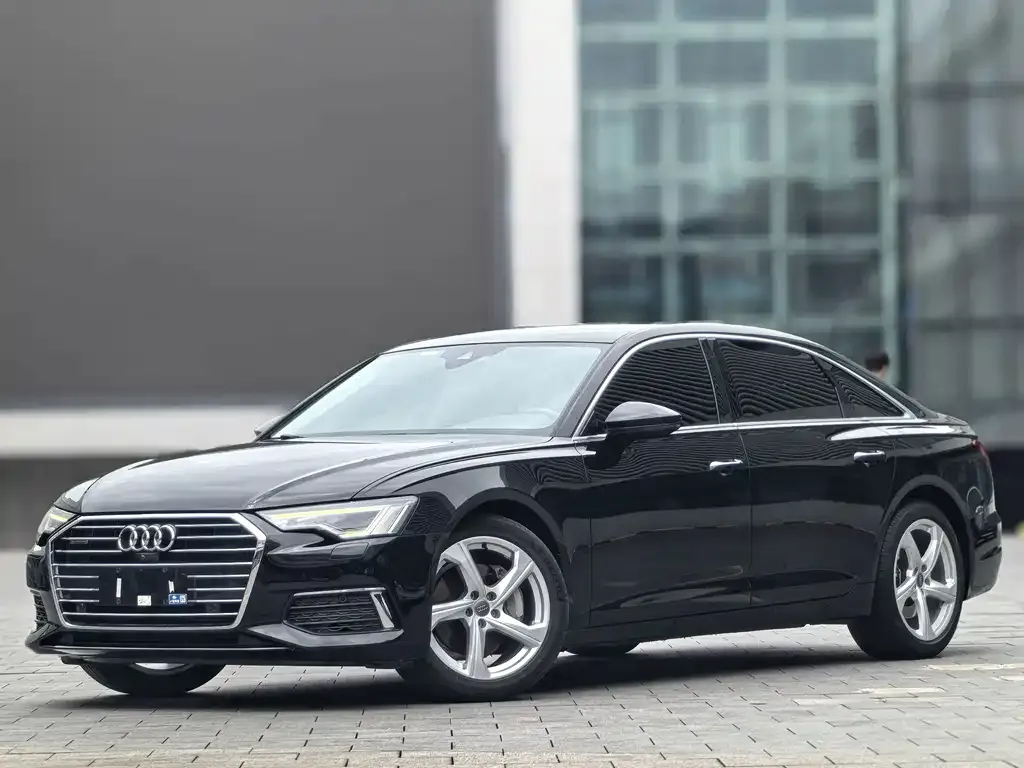 Audi A6L — фото 1