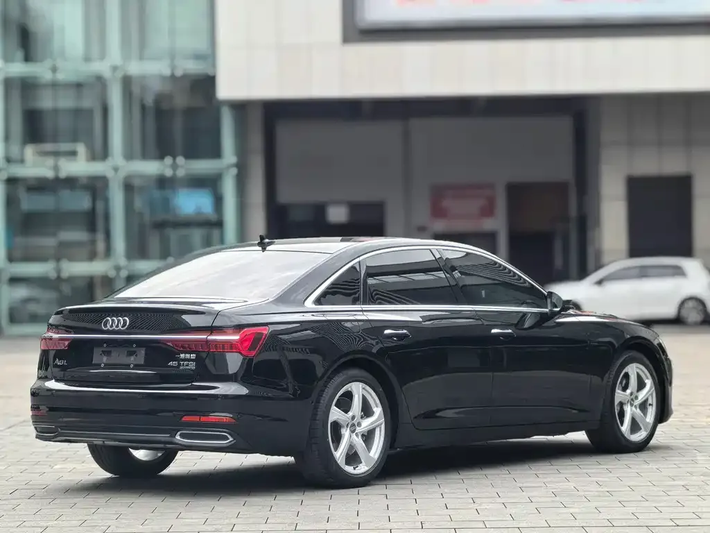Audi A6L — фото 6