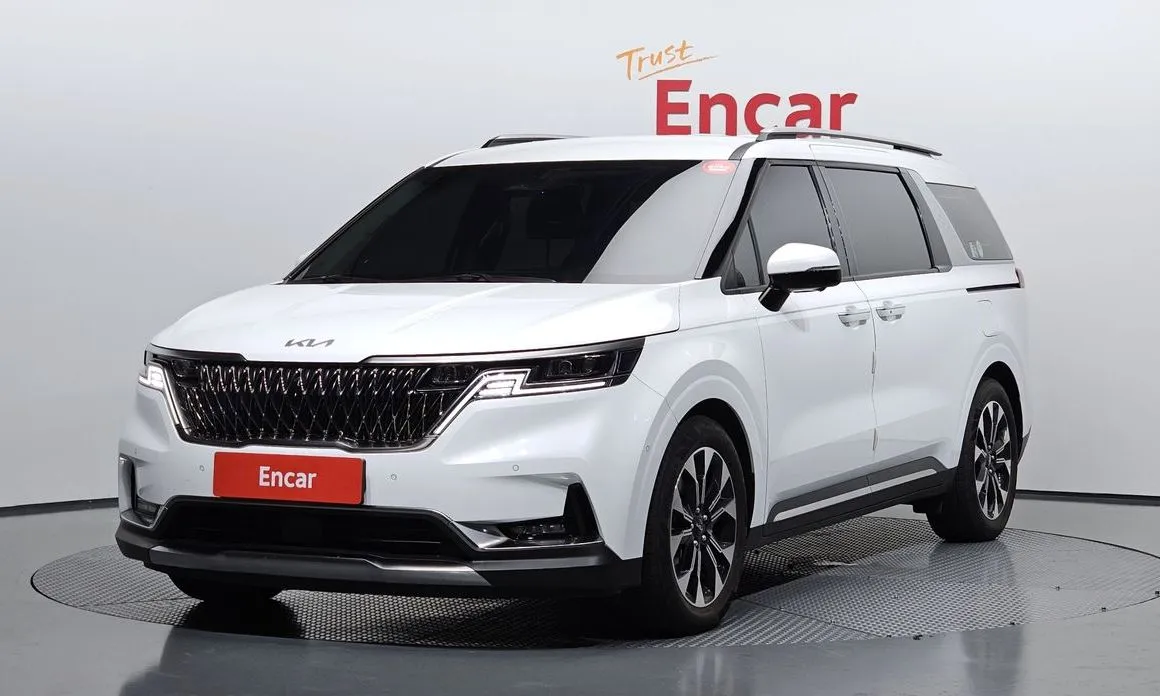 Kia Carnival — фото 1