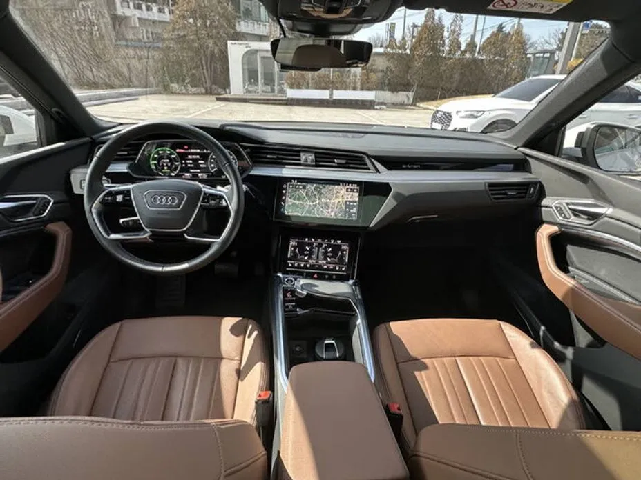 Audi Q8 e-tron — фото 4