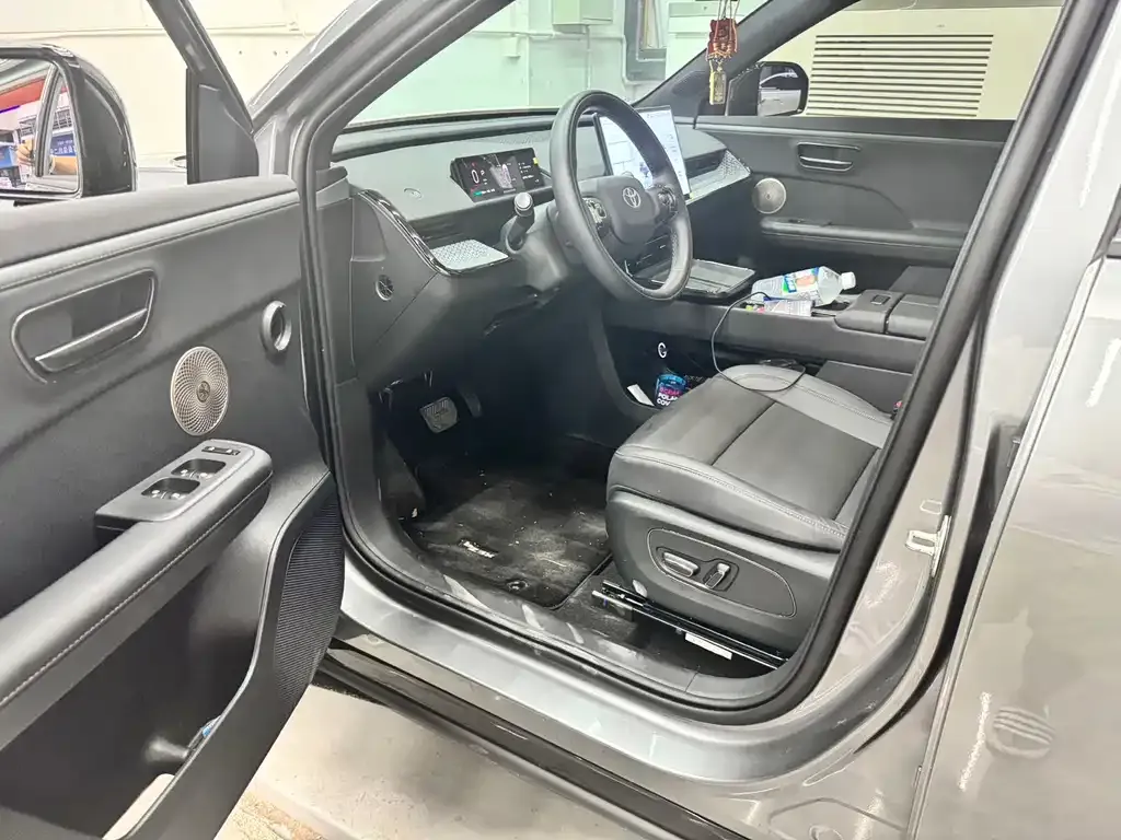 Toyota Platinum 3X — фото 2