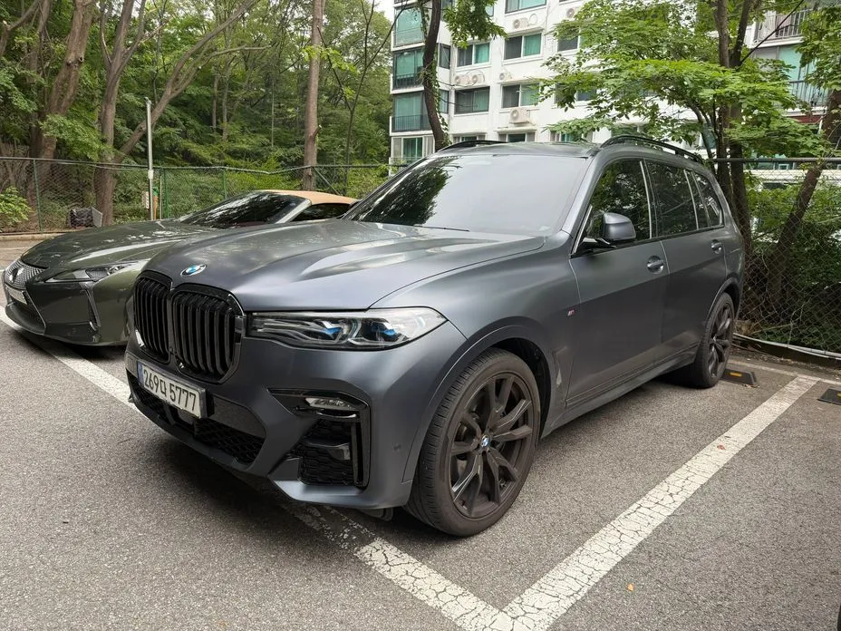 BMW X7 — фото 1