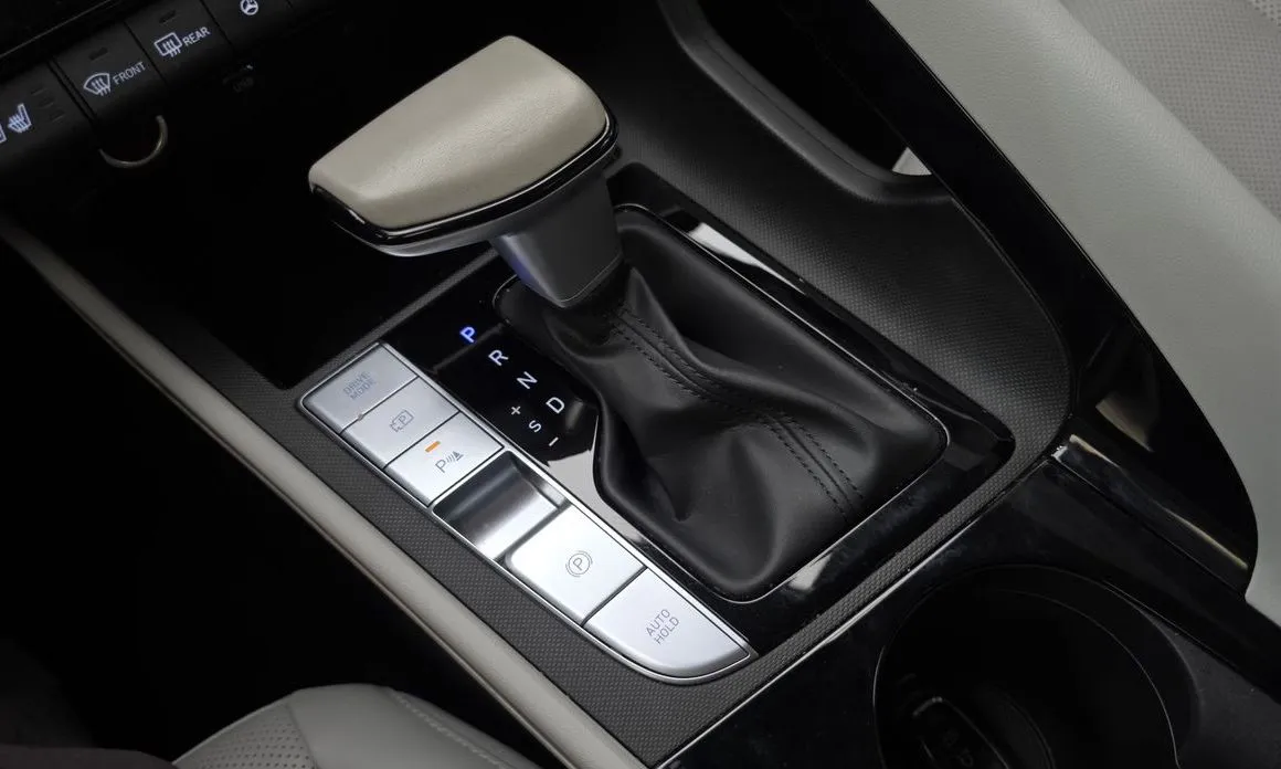 Hyundai AVANTE — фото 2