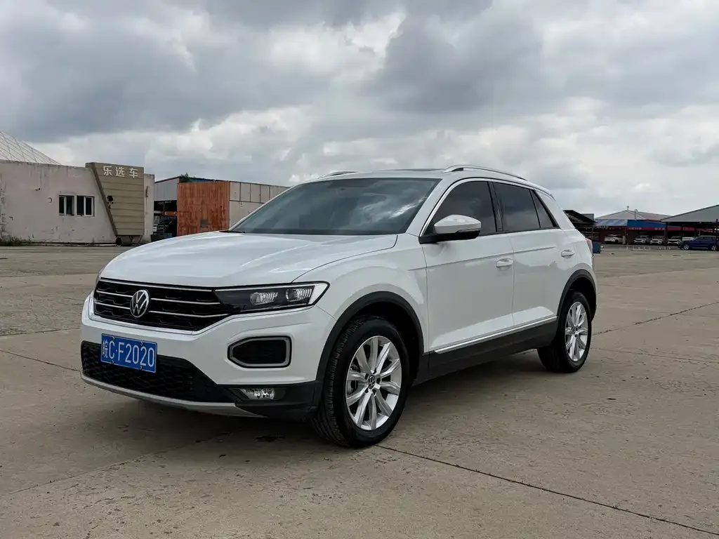 Volkswagen T-Roc — фото 1