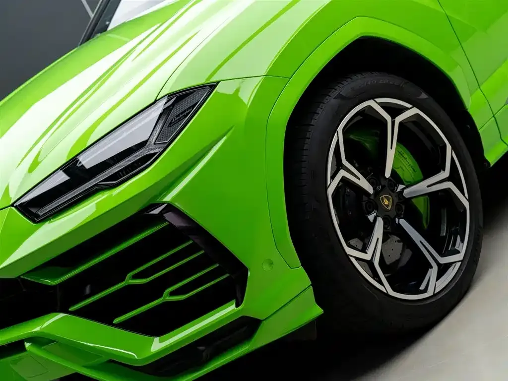 Lamborghini Urus — фото 10