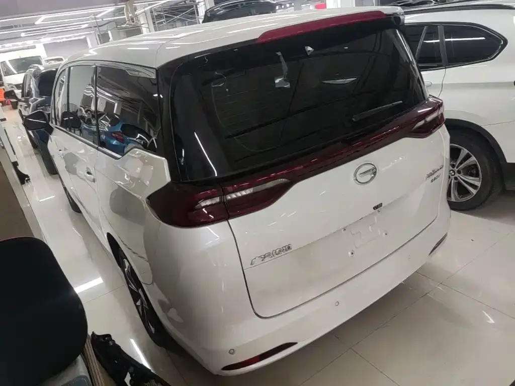 GAC Motor Trumpchi M6 — фото 10