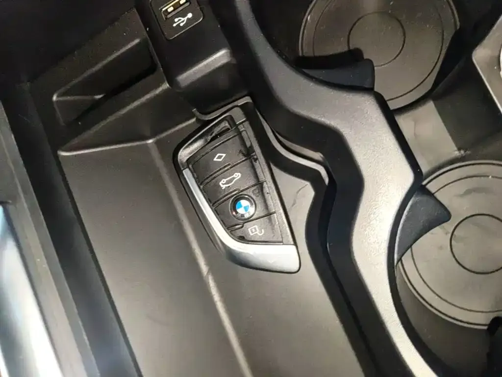 BMW iX3 — фото 10