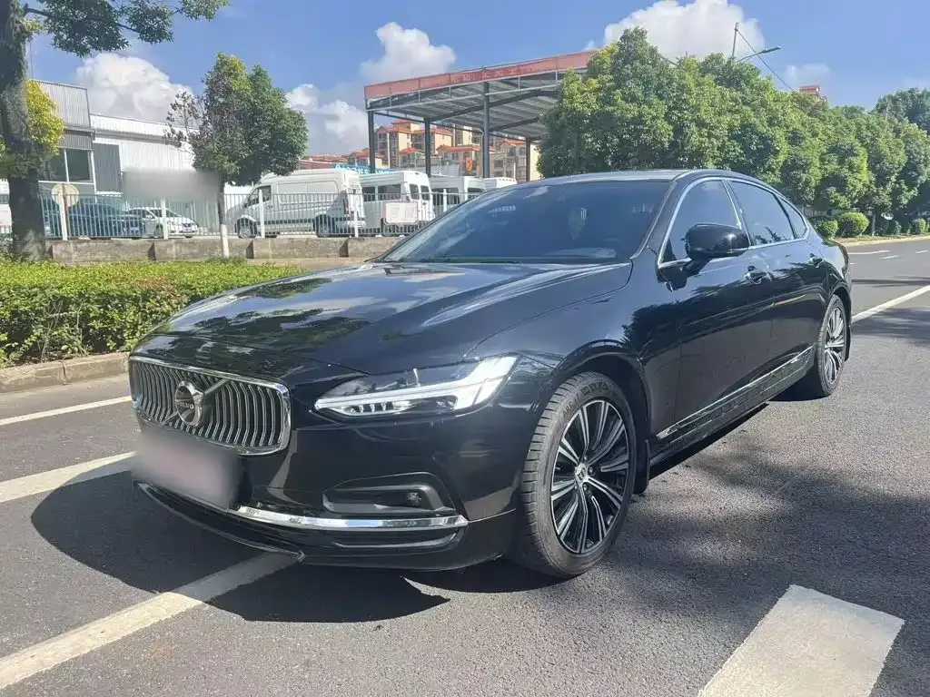 Volvo S90 — фото 1