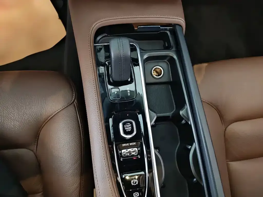 Volvo S90 — фото 9