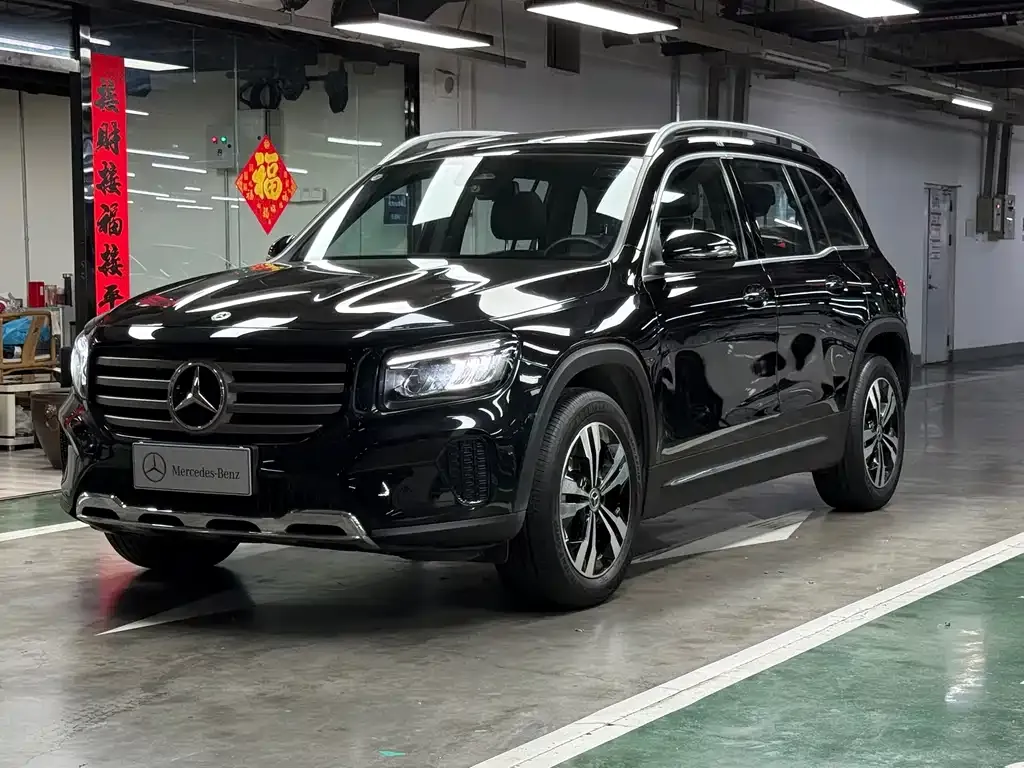 Mercedes-Benz GLB — фото 1