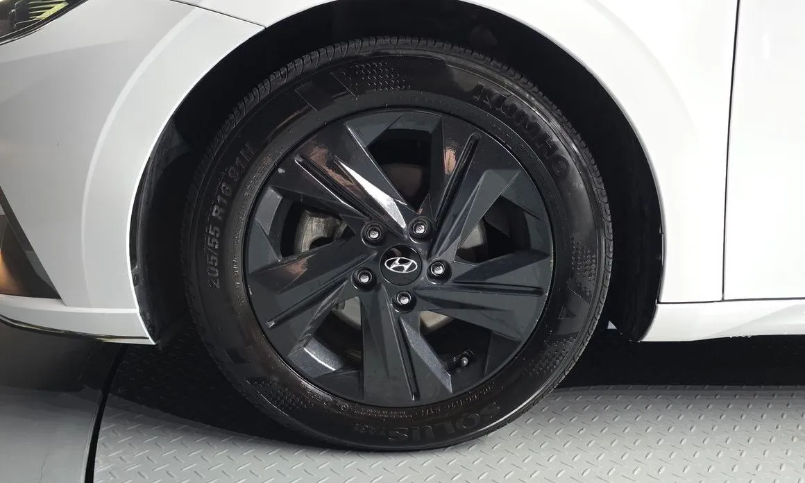 Hyundai AVANTE — фото 7