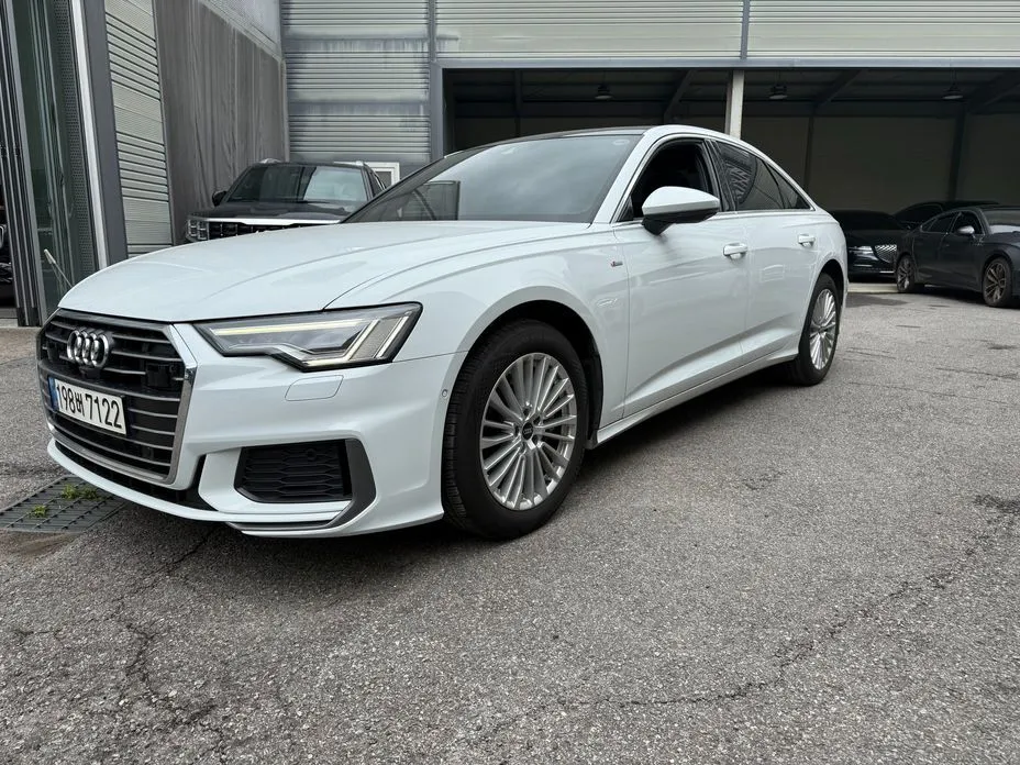 Audi A6 — фото 1