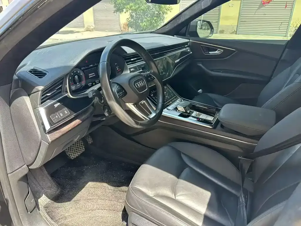 Audi Q8 2021 из CN, фото 6