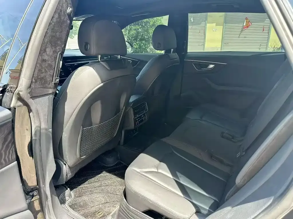 Audi Q8 2021 из CN, фото 4