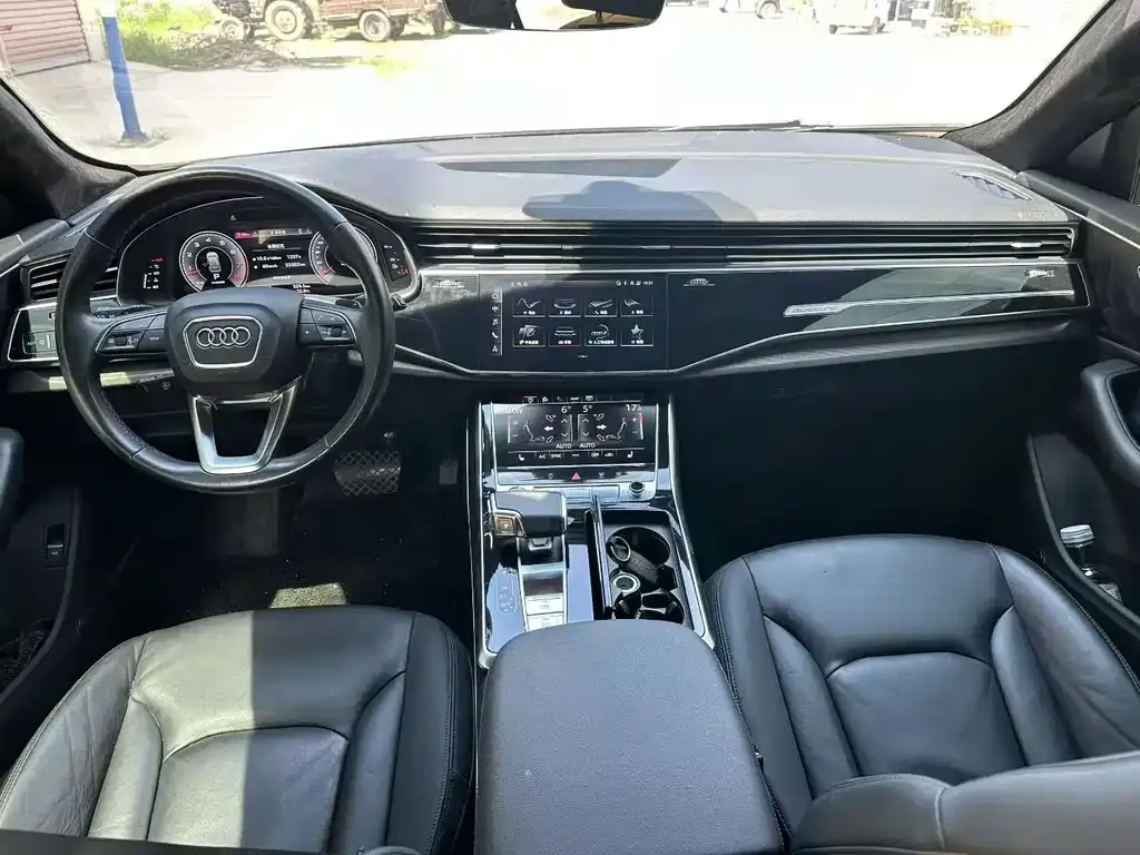 Audi Q8 2021 из CN, фото 9