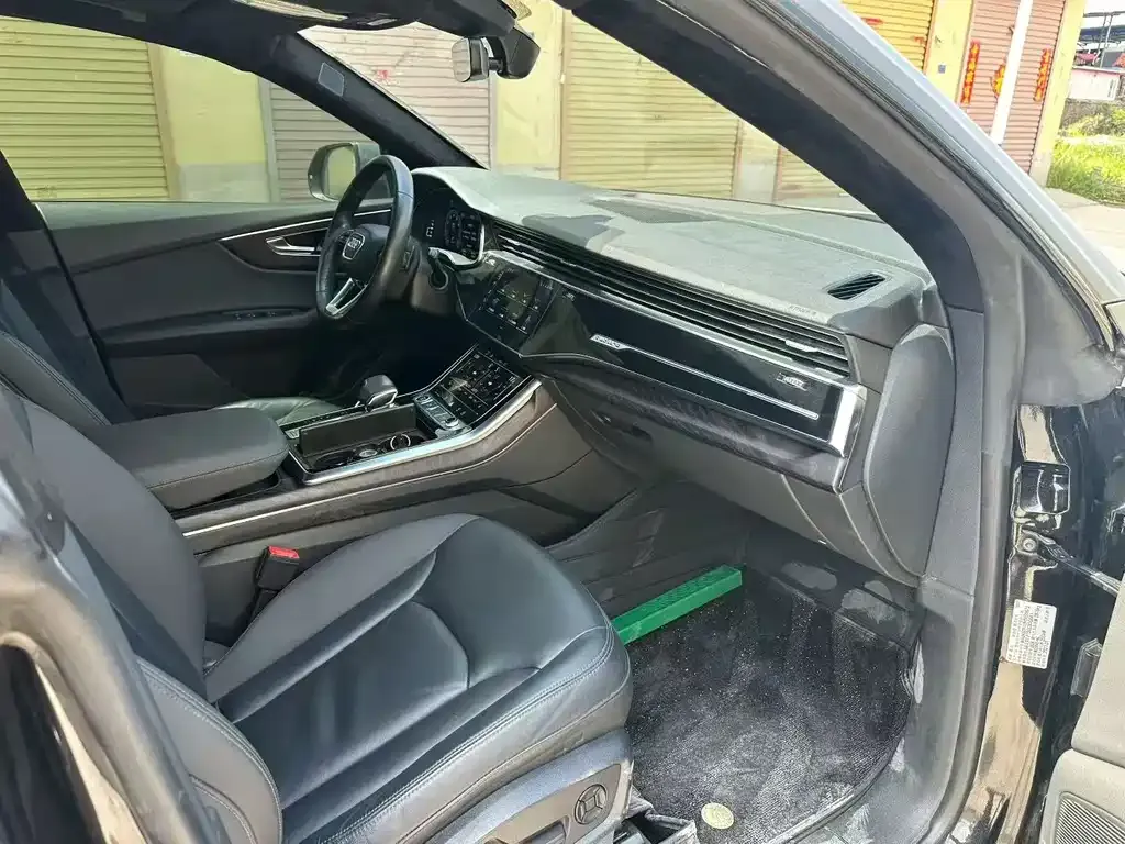 Audi Q8 2021 из CN, фото 5