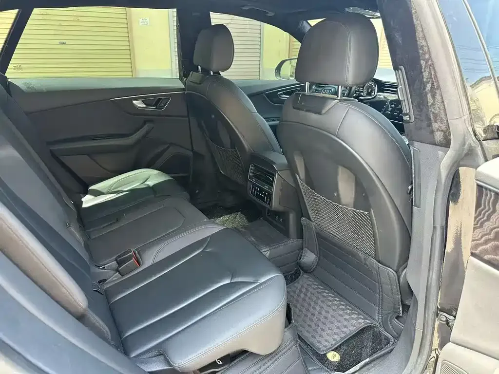 Audi Q8 2021 из CN, фото 3