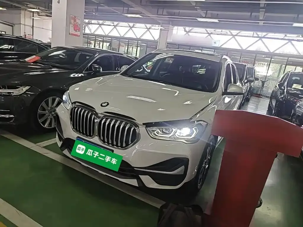 BMW X1 — фото 1