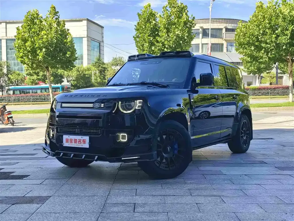 Land Rover Defender — фото 1