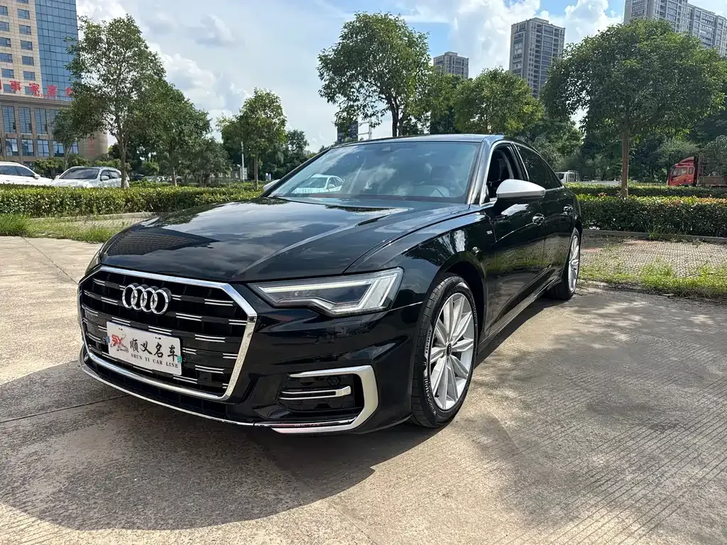 Audi A6L — фото 1