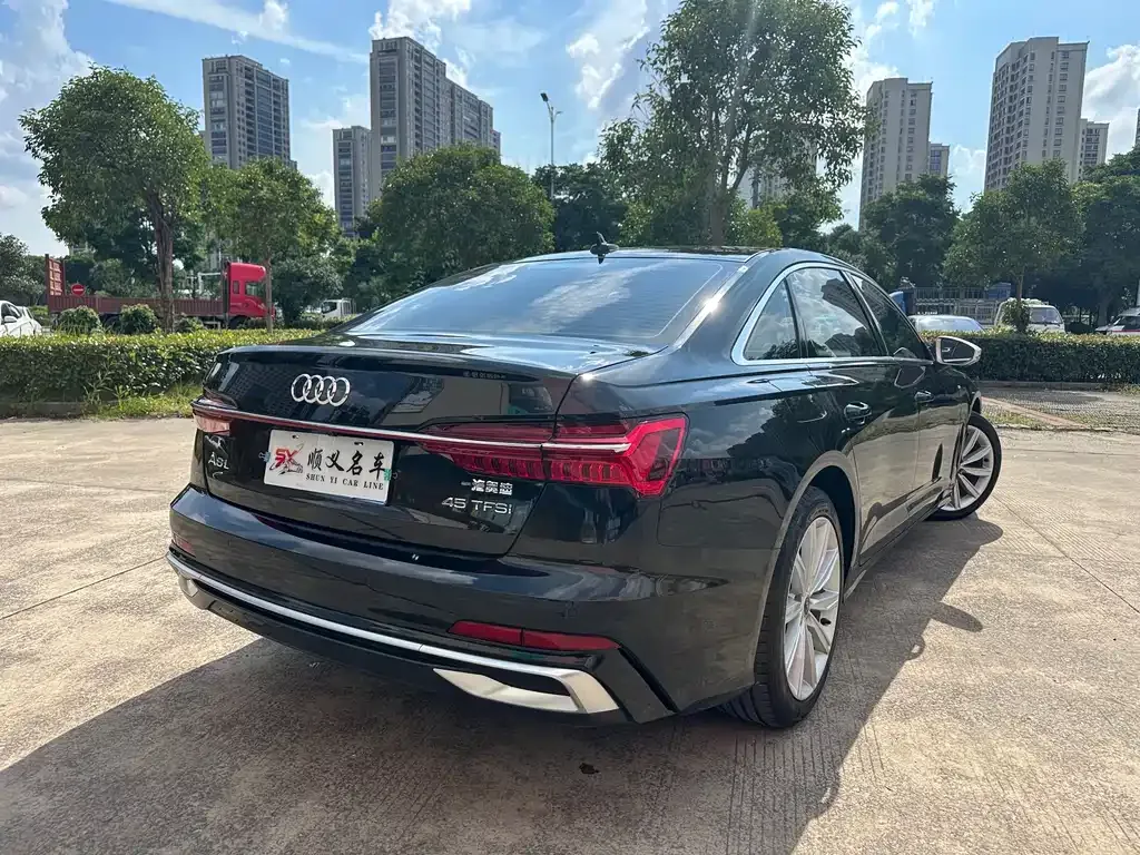Audi A6L — фото 7