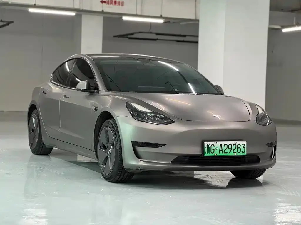 Tesla Model 3 — фото 4