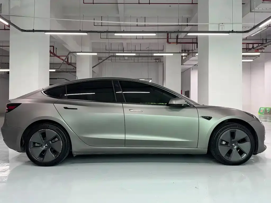 Tesla Model 3 — фото 8