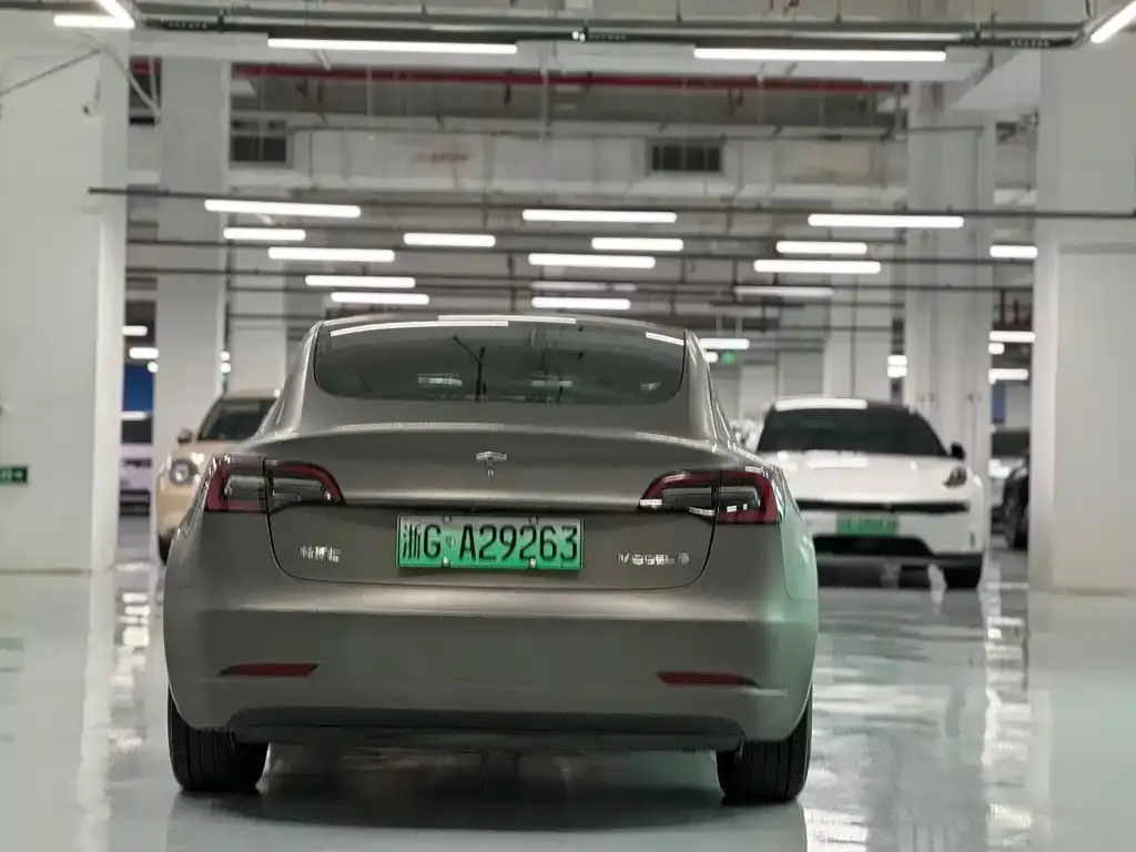Tesla Model 3 — фото 5