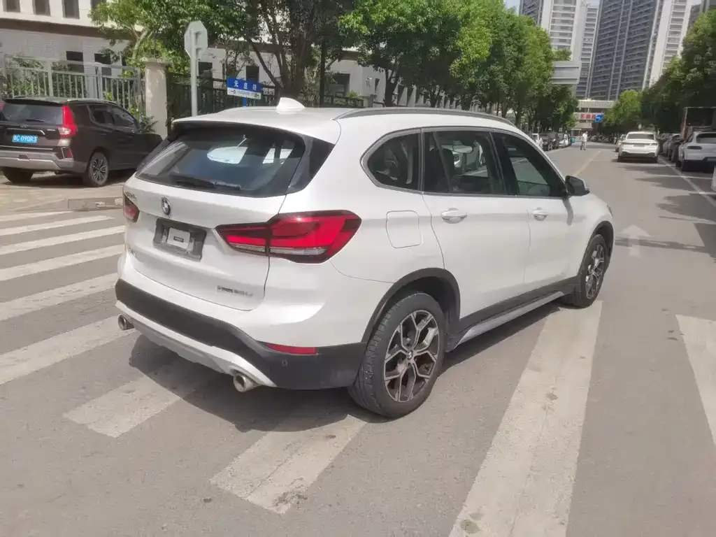 BMW X1 — фото 10