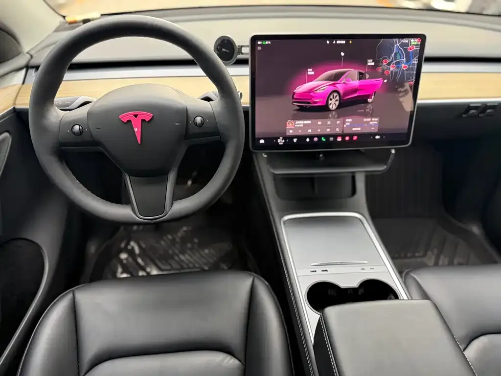 Tesla Model Y — фото 6