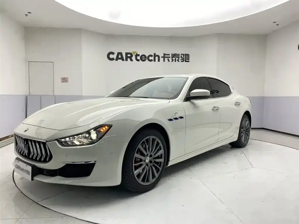 Maserati Ghibli — фото 1